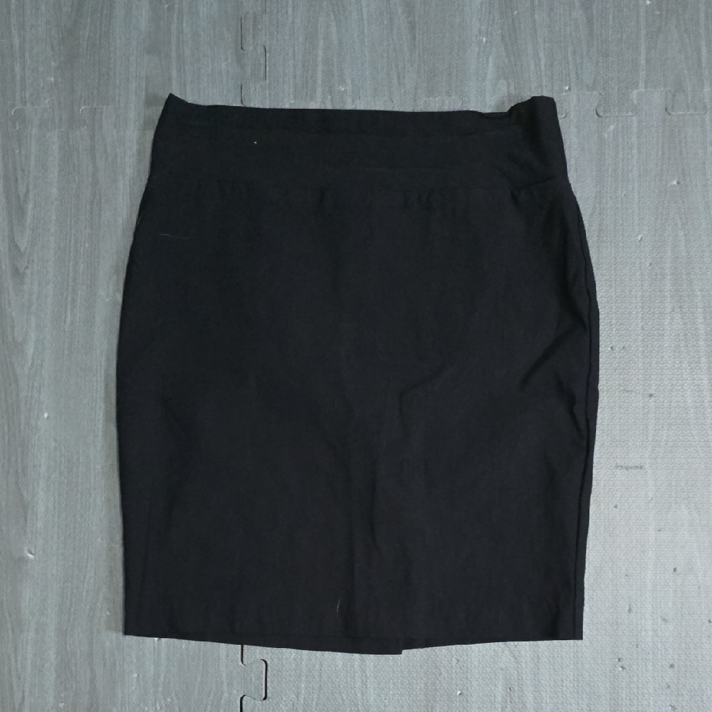 Iz Byer Elegant Black Pencil Skirt